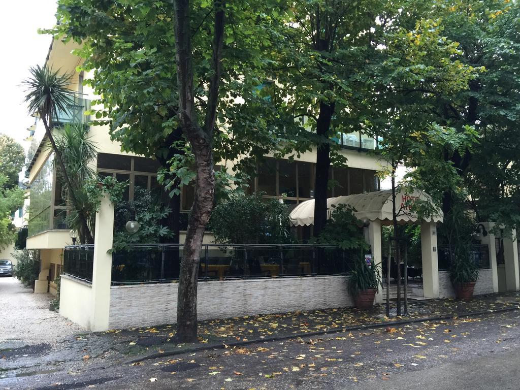 Hotel Athena Pesaro Kültér fotó
