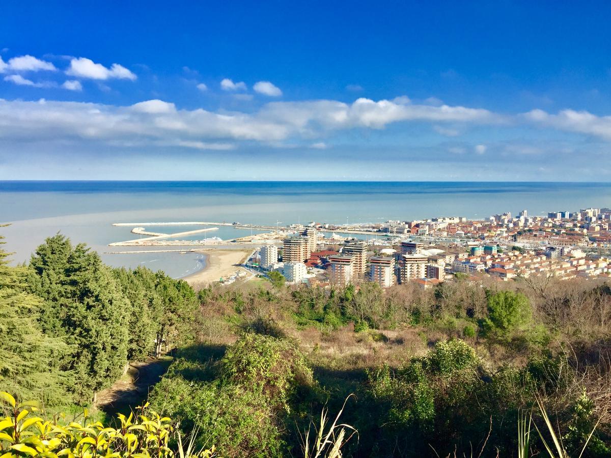 Hotel Athena Pesaro Kültér fotó