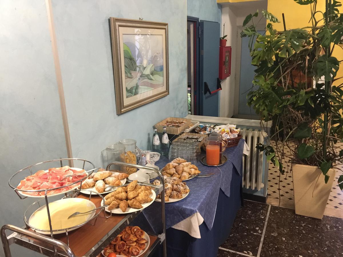 Hotel Athena Pesaro Kültér fotó